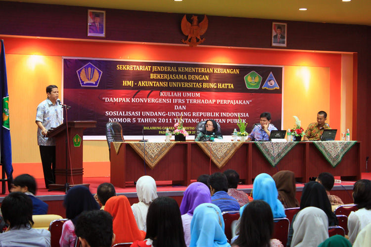 FE-UBH Gelar Sosialisasi UU No 5 Th 2011