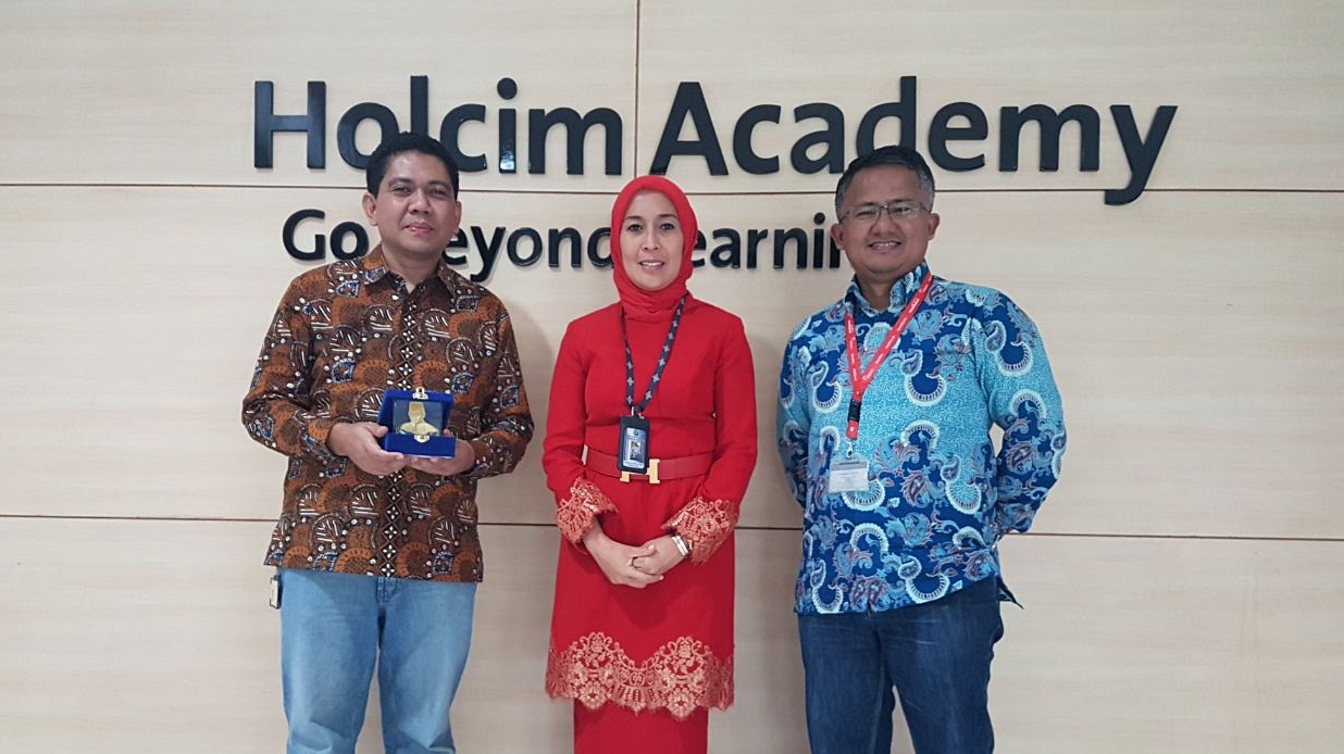 Universitas Bung Hatta dan PT Holcim Indonesia Tbk akan Perkuat Kerja Sama