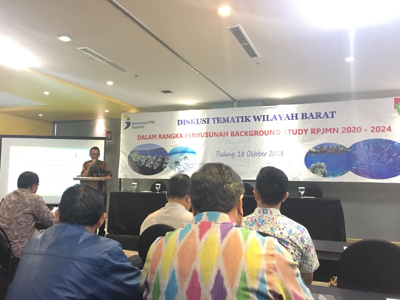 Dekan FPIK UBH Beri Sambutan dalam Diskusi Tematik Regional Barat