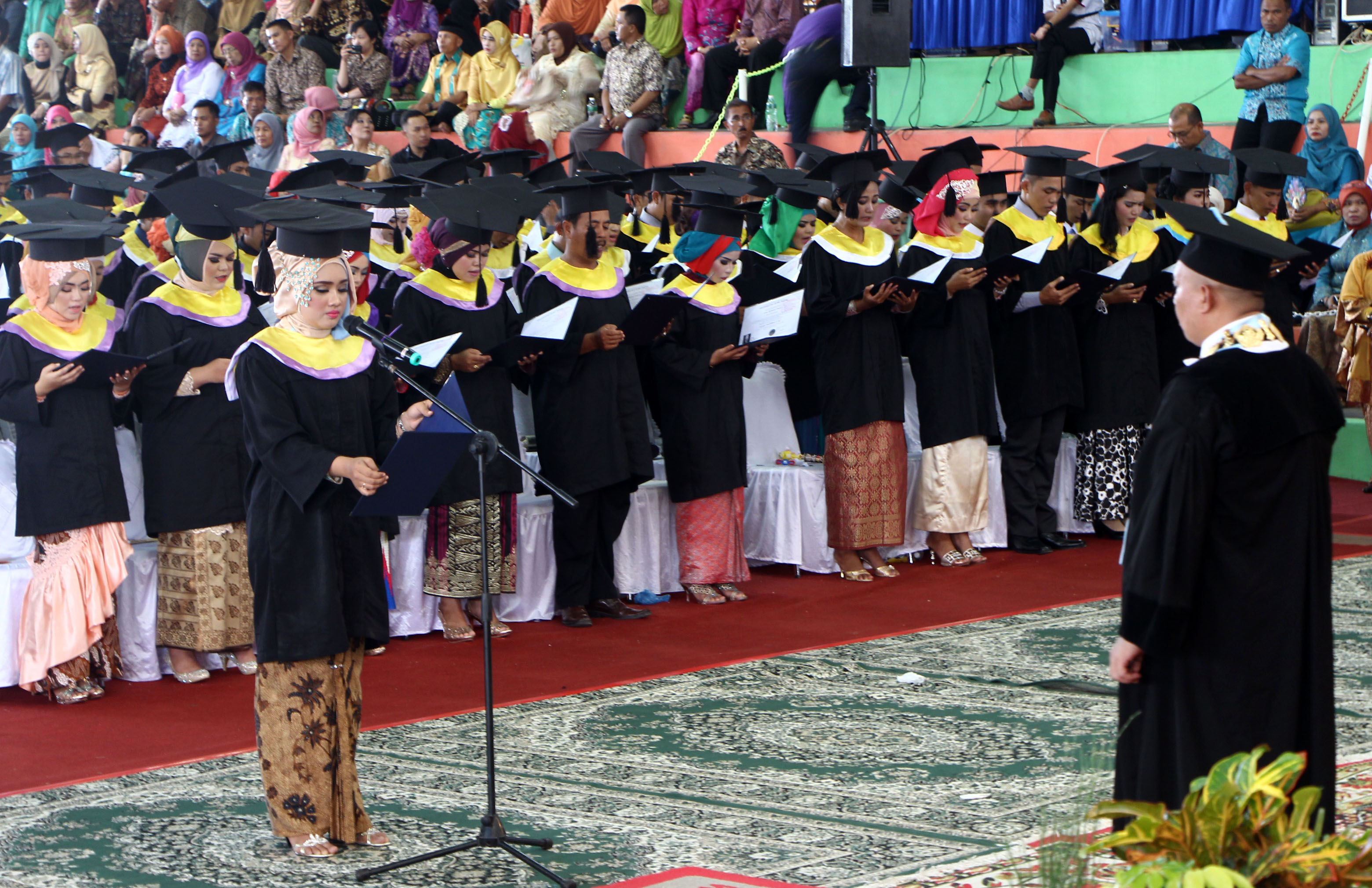 Wisudawan Fakultas Perikanan UBH Dibekali Sertifikat Pendamping Ijazah