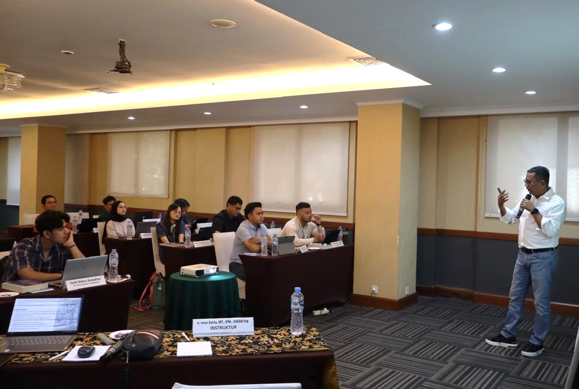 Dosen FTI Ir. Iman Satria, MT., IPM., ASEAN Eng Berikan Pelatihan CENTRIFUGAL PUMPS TRAINING - BKM-PII