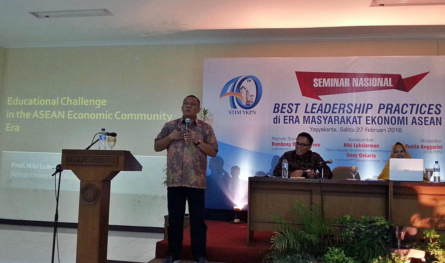Rektor Universitas Bung Hatta Jadi Pembicara Seminar Nasional Best Leadership Practies di Yogyakarta