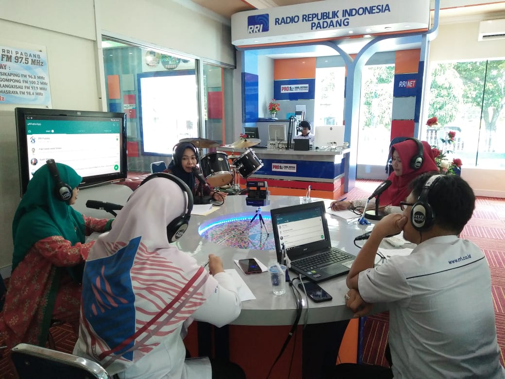 Resma Bintani Gustaliza, S.H., M.H., Dosen FH UBH , Diundang sebagai Narasumber di RRI Padang