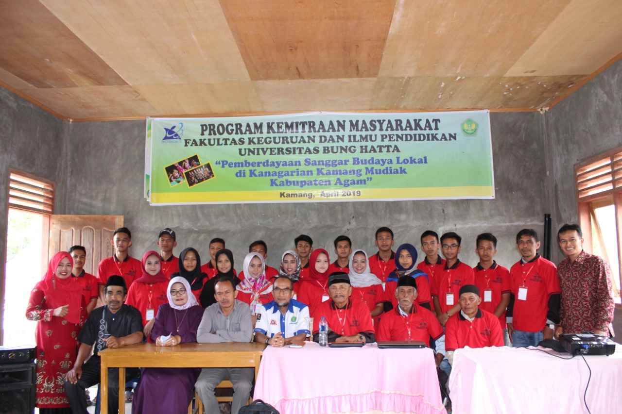 DOSEN FKIP BERSAMA LPPM LAKSANAKAN PEMBERDAYAAN SANGGAR BUDAYA DI KAMANG MUDIAK
