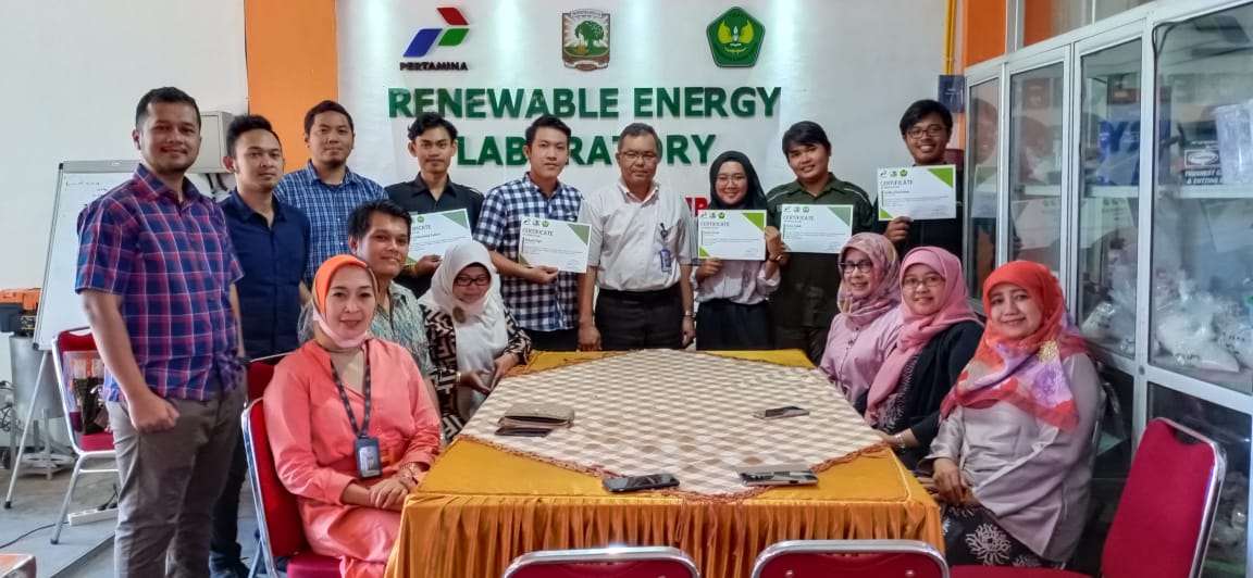 LIMA MAHASISWA TEKNIK KIMIA MENDAPATKAN SERTIFIKAT ASISTEN PENELITI DARI PERTAMINA