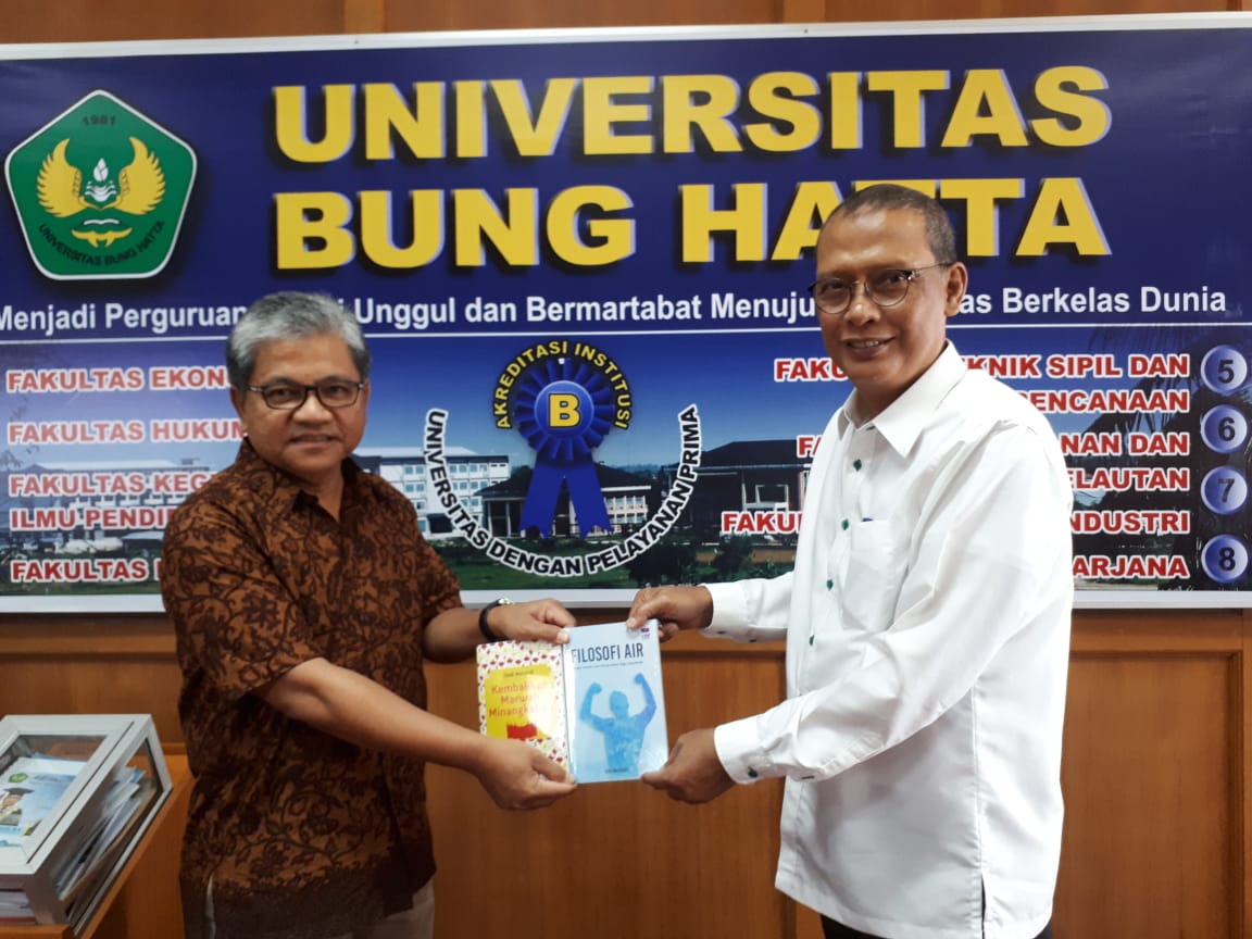 Penulis Best Seller, Dedi Mahardi, Kunjungi Universitas Bung Hatta