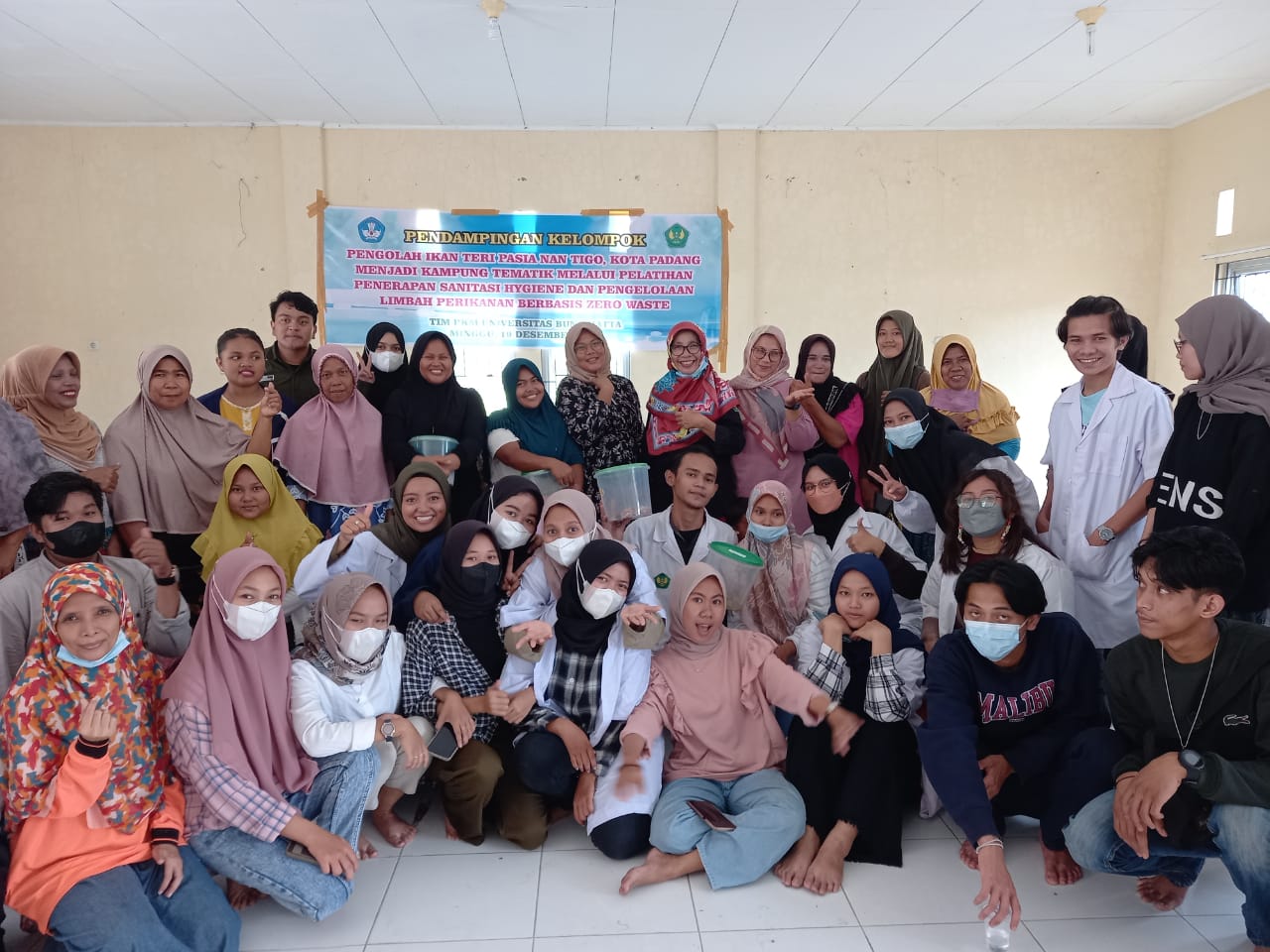 Tim PKM Universitas Bung Hatta Dampingi Kelompok Pengolahan Ikan Pasia Nan Tigo Menjadi Kampung Tematik