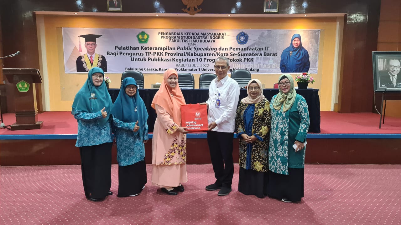 Gandeng TP-PKK Sumbar, Prodi Sastra Inggris Universitas Bung Hatta Sukses Laksanakan PKM