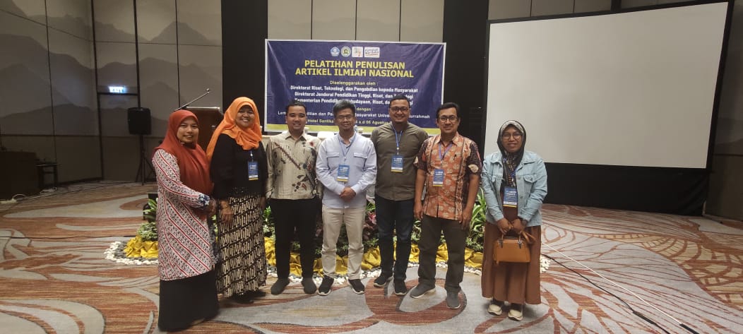 Delapan Dosen Universitas Bung Hatta Diundang Mengikuti Pelatihan Penulisan Artikel Ilmiah di Hotel Santika