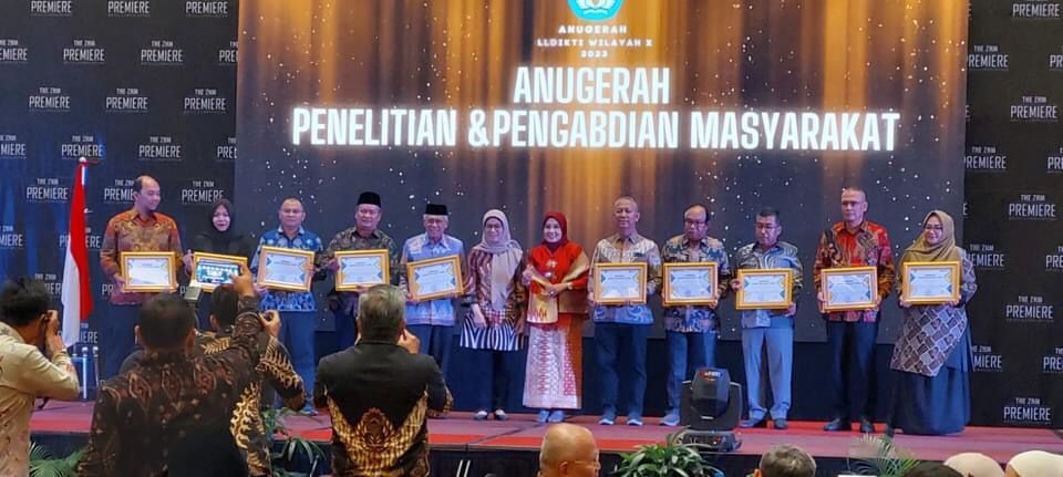 Universitas Bung Hatta Raih Anugerah LLDIKTI X