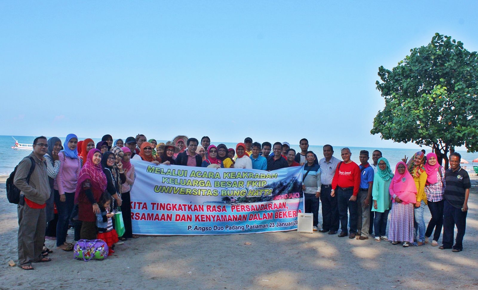 FKIP Universitas Bung Hatta Adakan Acara Keakraban di Kota Pariaman