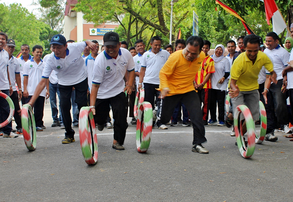 Permainan Tradisional Anak Nagari Ramaikan Acara Puncak Lustrum ke-7 Universitas Bung Hatta