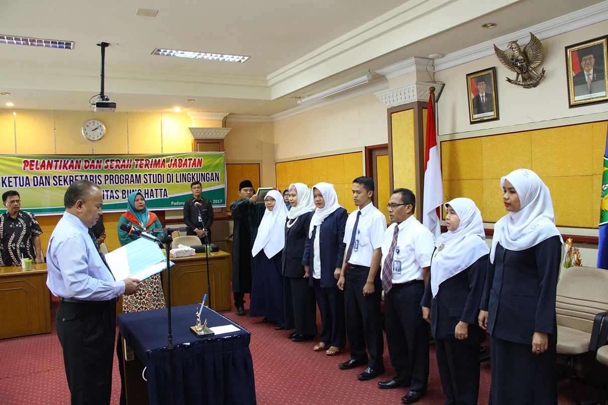 Rektor Universitas Bung Hatta Lantik Kajur dan Sekjur FE, FPIK dan FTSP