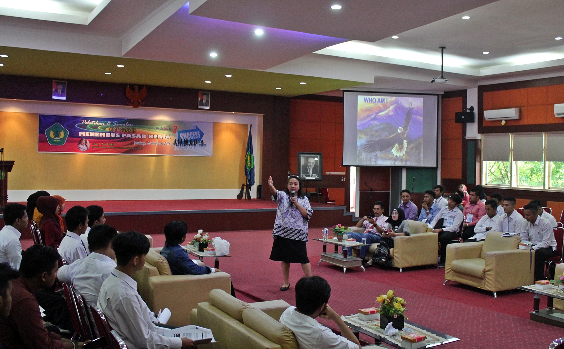 Pelatihan Dan Simulasi Kiat Sukses Menembus Pasar Kerja Alumni Fakultas Ekonomi Universitas Bung Hatta