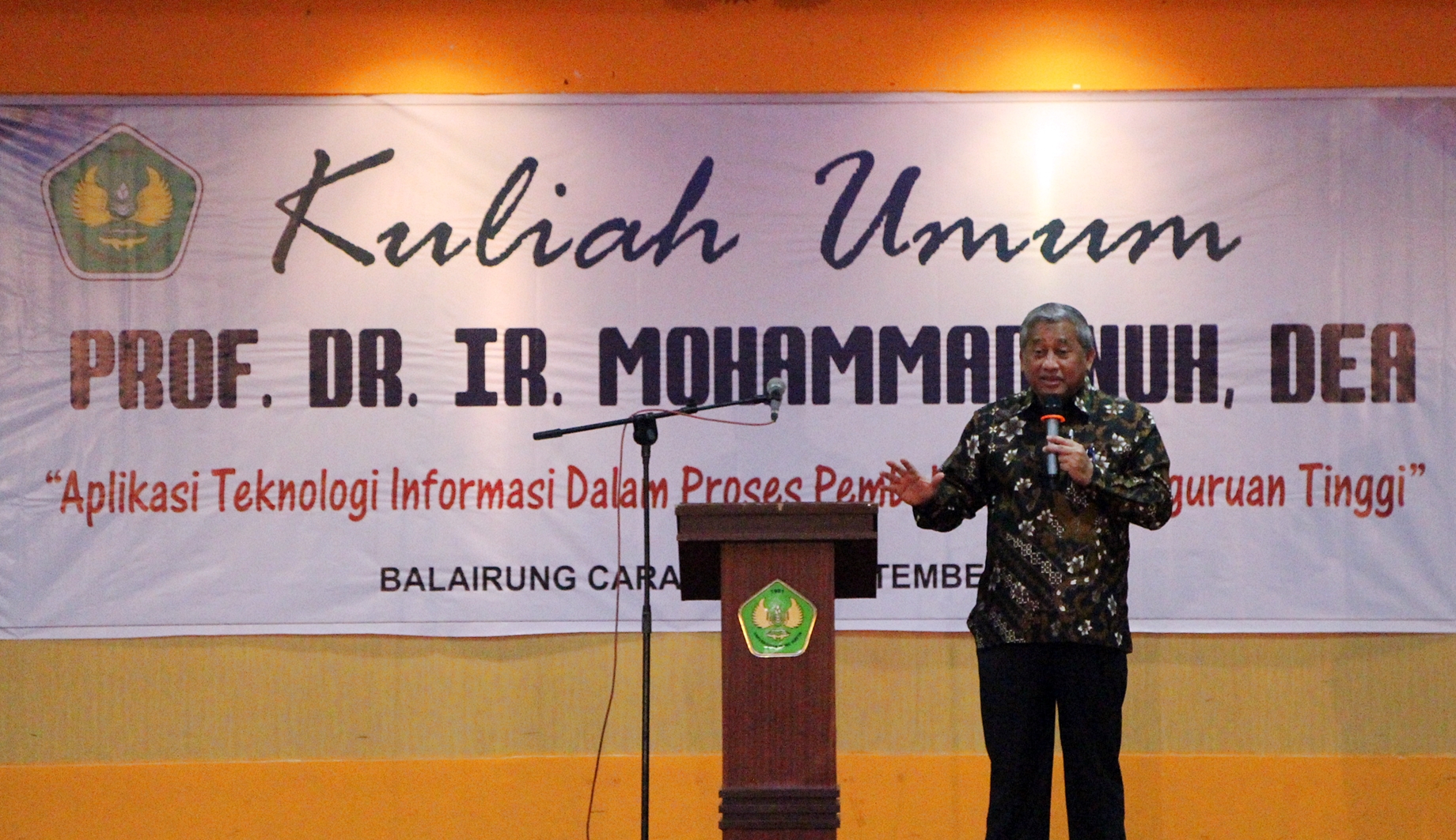 Prof. Dr. Ir. Mohammad Nuh, DEA Beri Kuliah Ratusan Generasi Emas Universitas Bung Hatta