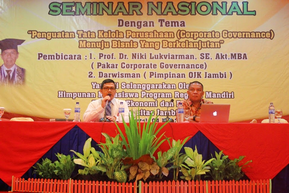 Rektor Universitas Bung Hatta Pembicara Seminar Nasional Corporate Governance di Jambi