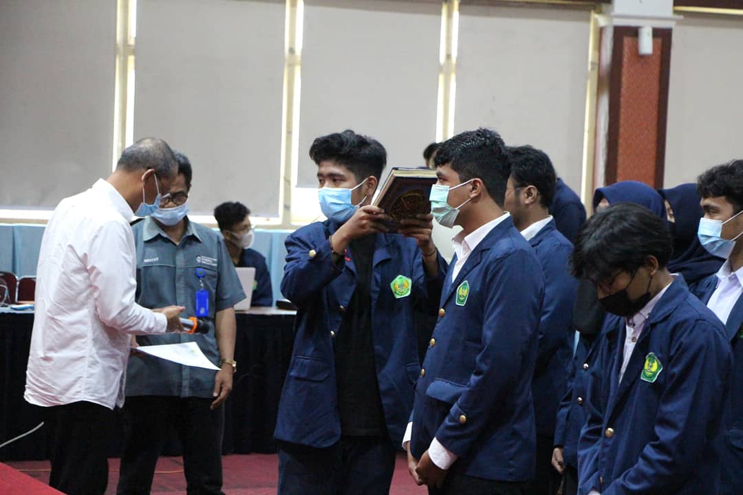 Rektor Universitas Bung Hatta Secara Resmi Melantik Kepengurusan DPMM dan BEMU 2020/2021