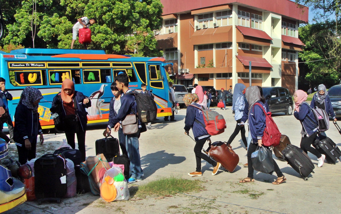 Ribuan Mahasiswa KKN-PPM Universitas Bung Hatta Kembali Ke Kampus
