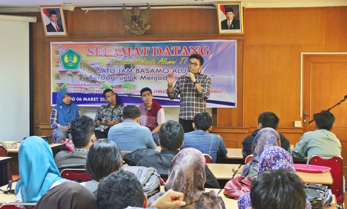 Melalui Kuliah Umum, Alumni Teknik Industri UBH Beri Motivasi