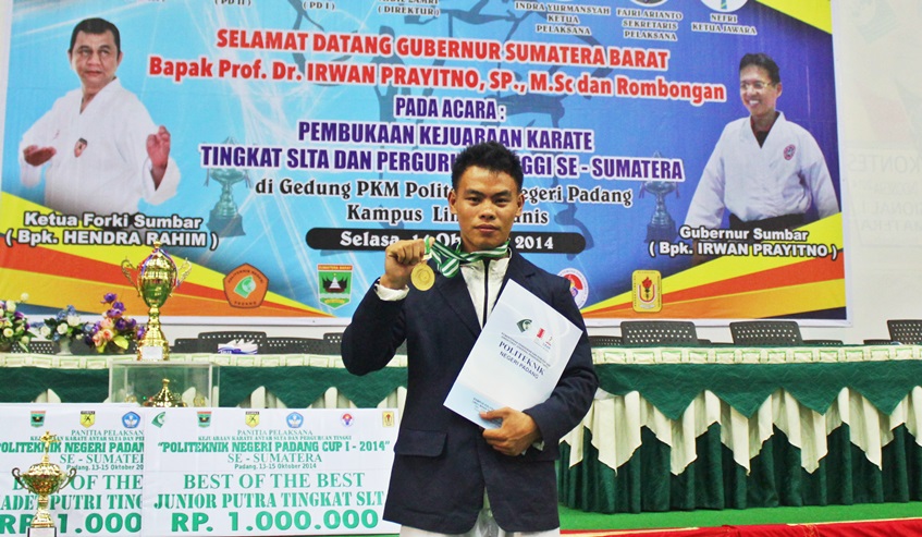 Universitas Bung Hatta Bawa Pulang 2 Mendali Kejuaraan Karate Se-Sumatra