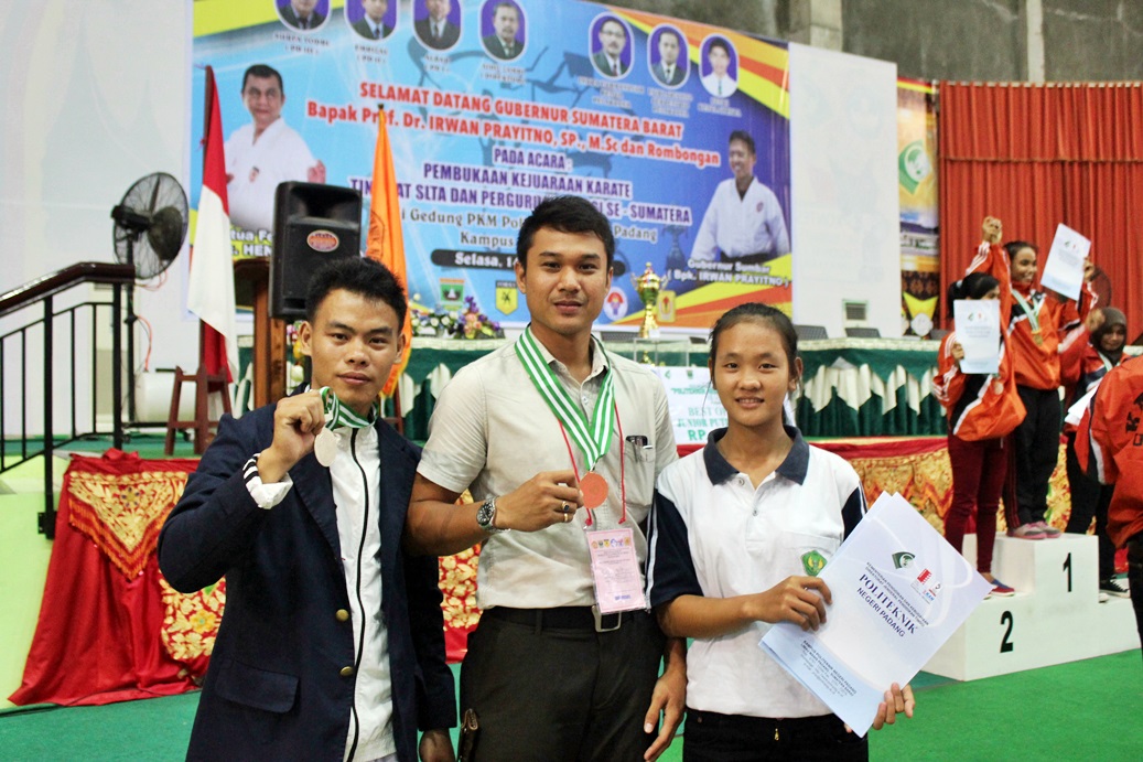 Universitas Bung Hatta Juara Umum ke-3 dalam Kejuaraan Karate se-Sumatra