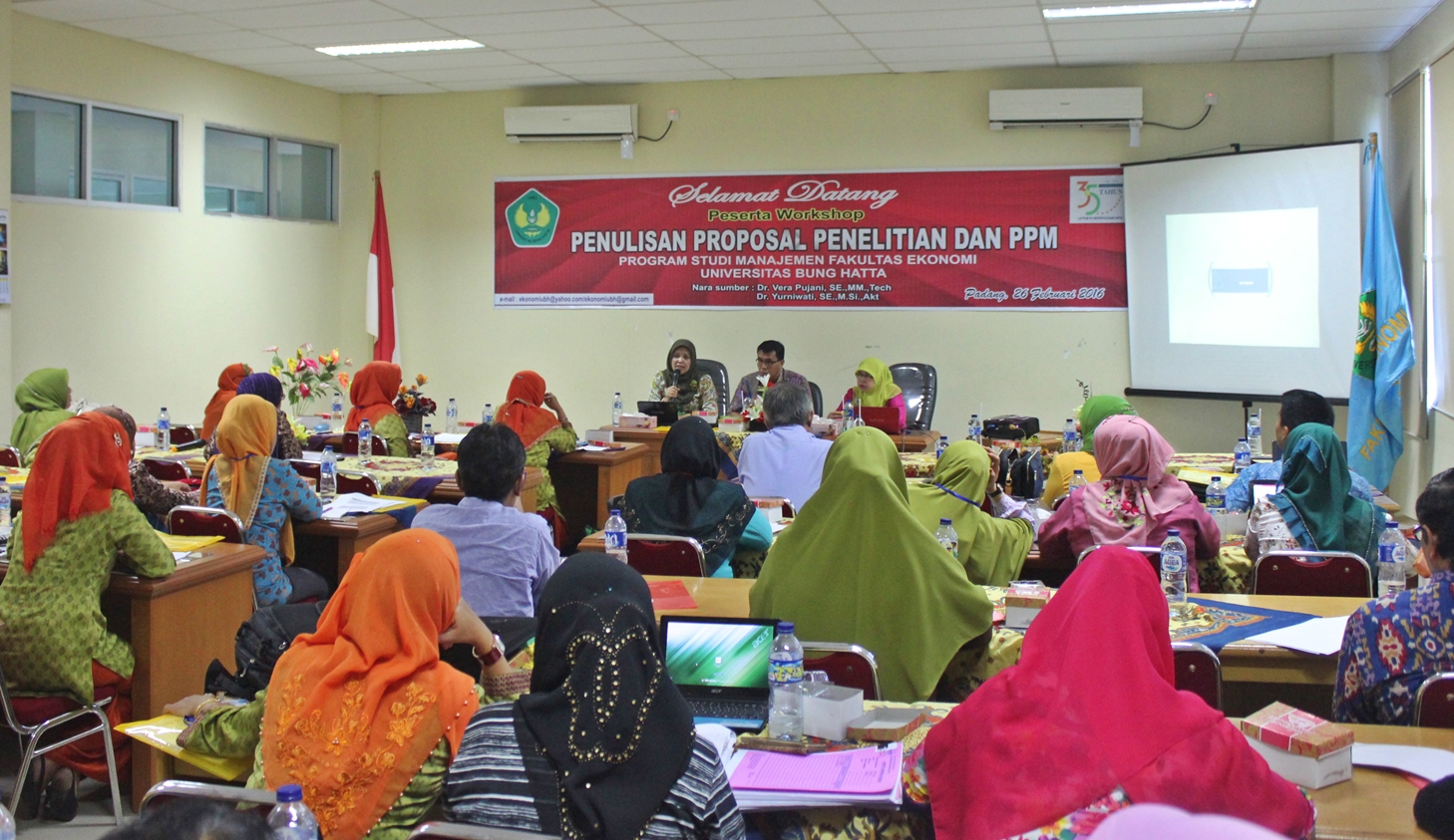 Jurusan Manajemen Universitas Bung Hatta Gelar Workshop Penulisan Proposal Penelitian dan PKM