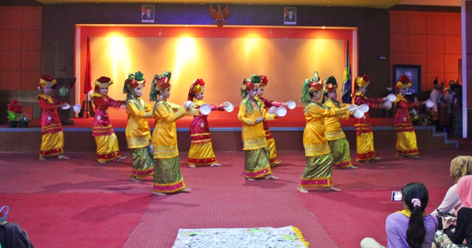 Penampilan Tari Daerah Mahasiswa Pindo UBH