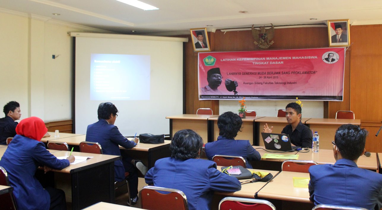 BEMM FTI Gelar Latihan Kepemiminan Manajemen Mahasiswa Tingkat Dasar