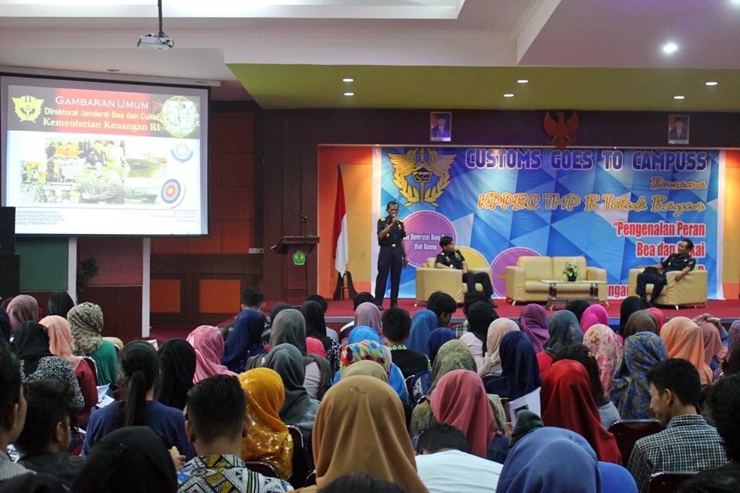 Kantor Bea dan Cukai Teluk Bayur Berikan Kuliah Umum Mahasiswa Fakultas Ekonomi