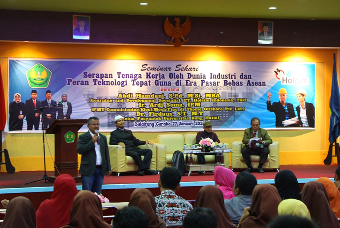 300 Pelajar Ikuti Seminar Serapan Tenaga Kerja oleh Dunia Industri dan Teknologi di Universitas Bung Hatta