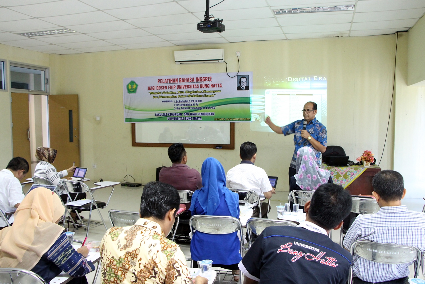 FKIP Universitas Bung Hatta Gelar Penulisan Artikel Bahasa Inggris