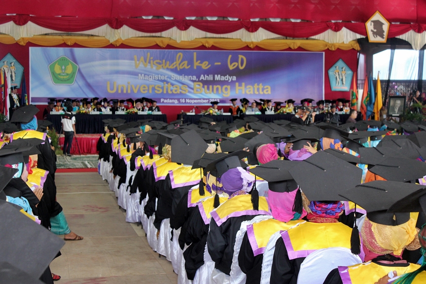 Wisuda ke-60 UBH Lulusan 512 Wisudawan