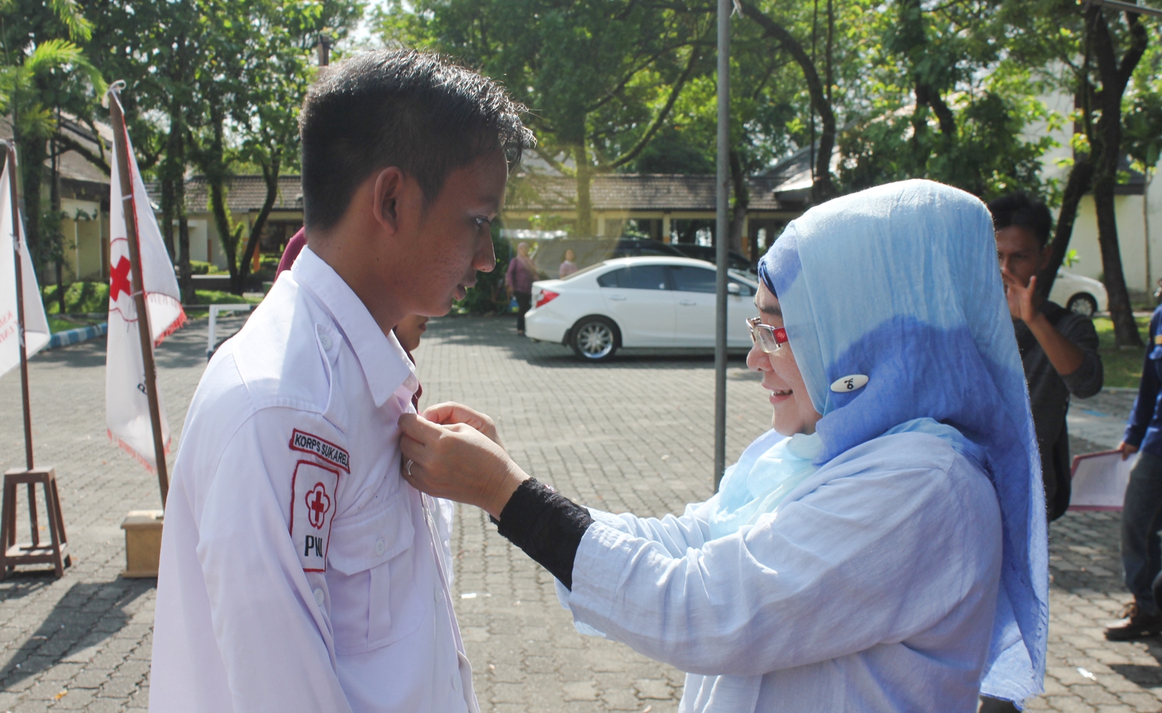 Wakil Rektor II Universitas Bung Hatta Lantik Relawan Baru KSR-PMI Proklamator