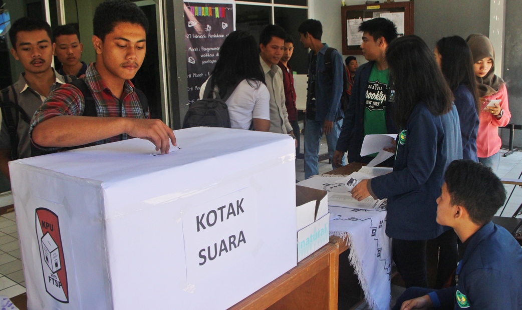 Rahamat Jordi Triawan dan Suryati Pimpin Kelembagaan BEMM FTSP UBH Periode 2015/2016