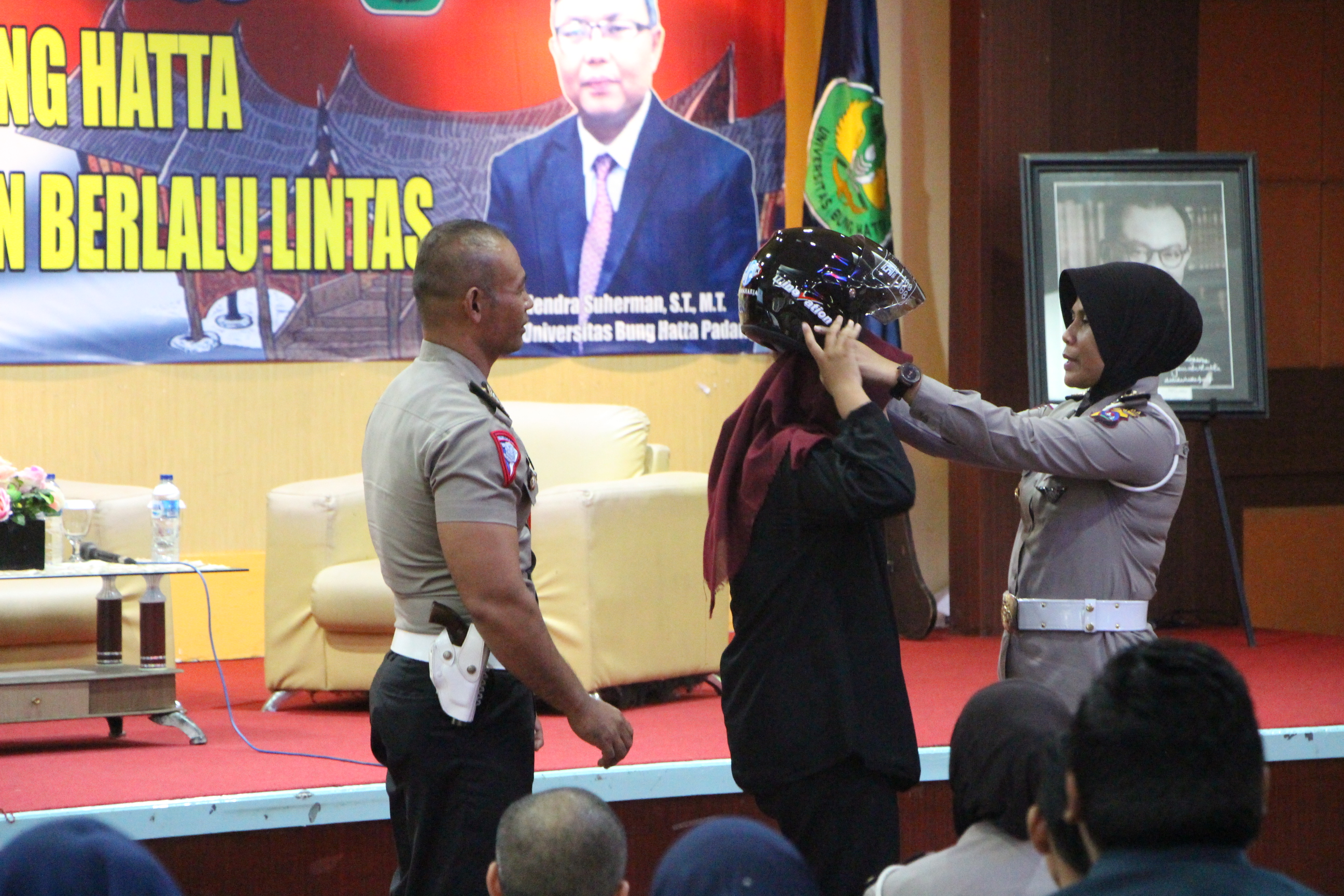 Dirlantas Polda Sumbar Sukses Selenggarakan Police Goes to Campus di UBH