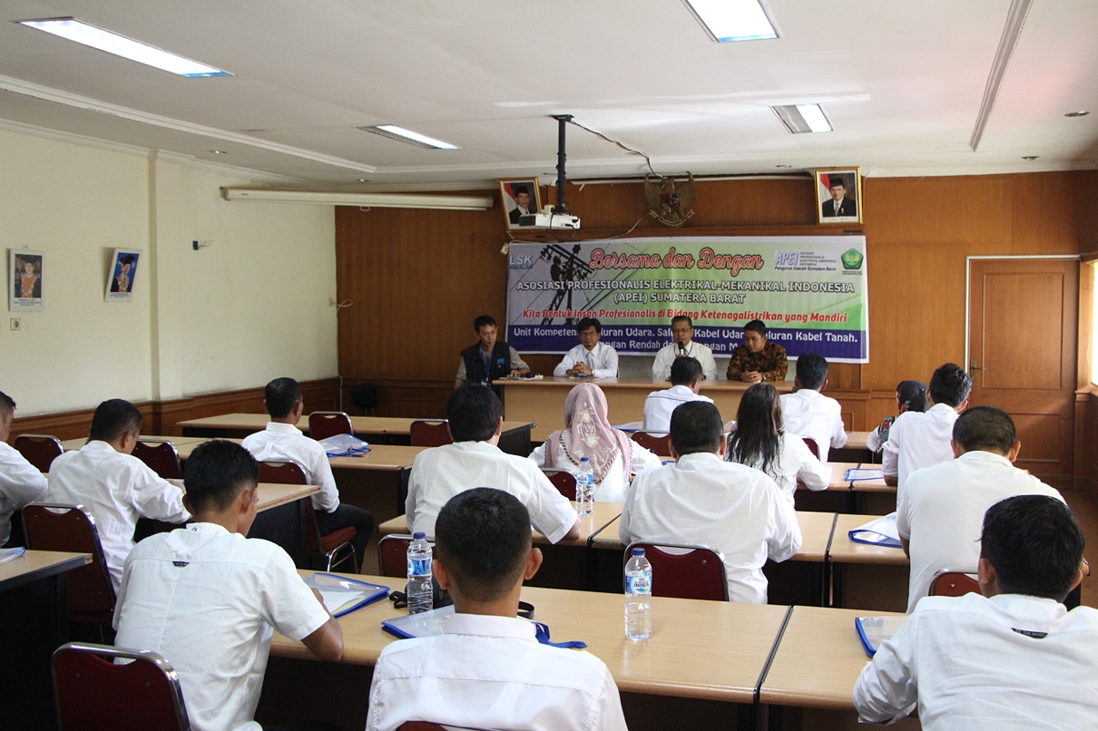 FTI Universitas Bung Hatta Jadi Lokasi Uji Komptensi Ketenagalistrikan