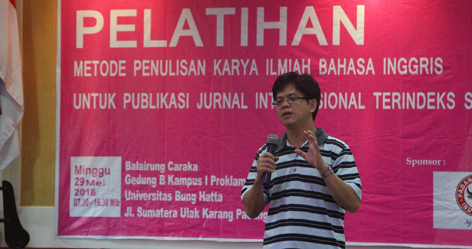 Sastra Inggris Univeritas Bung Hatta Adakan Pelatihan Penulisan Karya Ilmiah