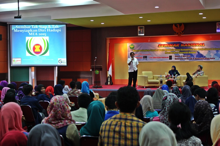 Menghadapi Masyarakat Ekonomi ASEAN 2015, KKB UBH Gelar Semiar Nasional