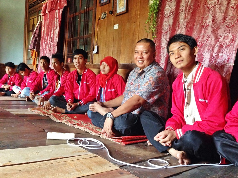 Rektor UBH Tinjau Mahasiswa KKN-PPM 2014