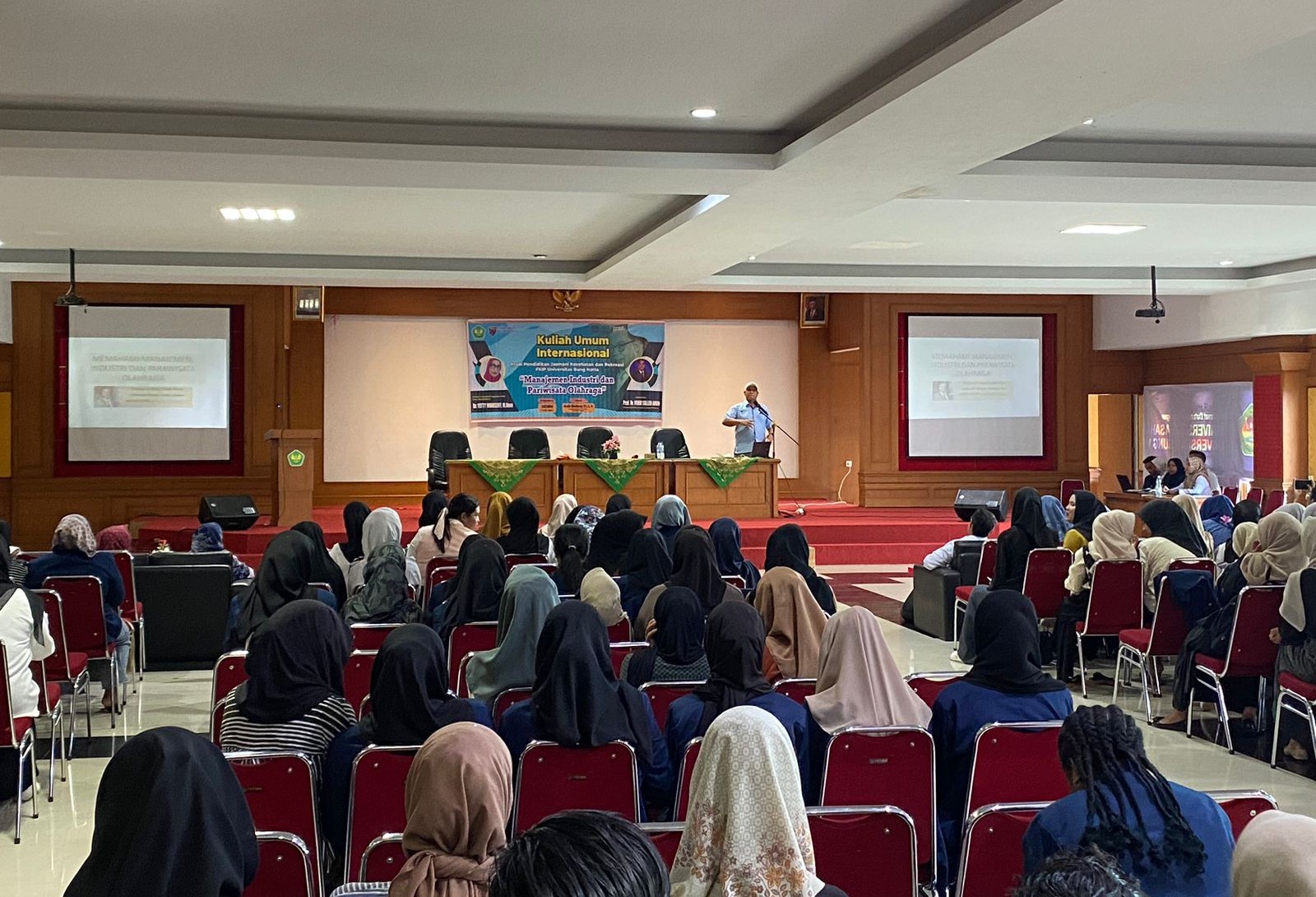 Professor of Sport and Recreation Management Universiti Malaya, Berikan Kuliah Umum Prodi PJKR-FKIP