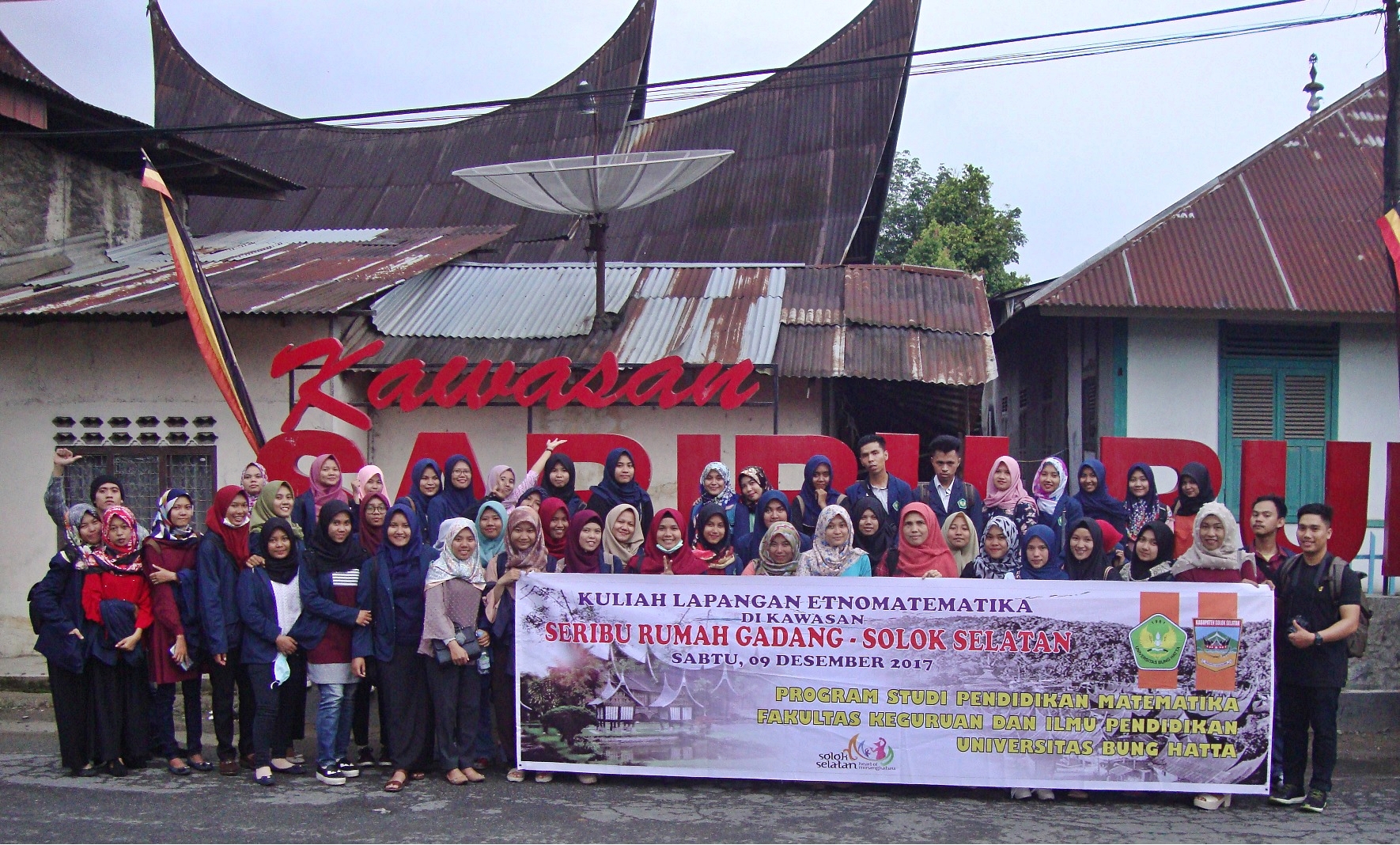 Mahasiswa PMAt Universitas Bung Hatta Belajar di Kawasan Seribu Rumah Gadang Solok Selatan