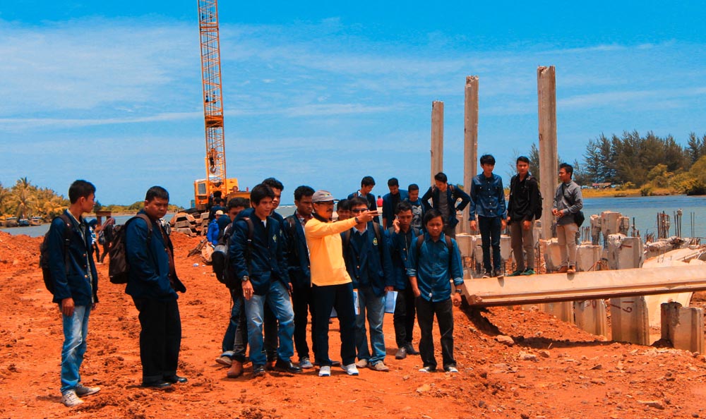 Mahasiswa Teknik Sipil UBH, Kuliah di Proyek Pengendalian Banjir Batang Anai