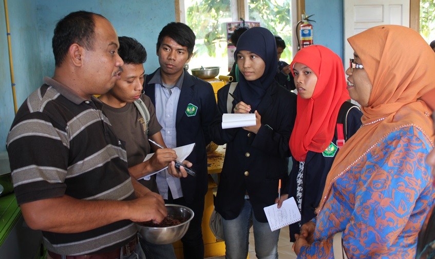 Mahasiswa Teknik Kimia UBH, Kenali Lebih Jauh Pabrik Pengolahan Coklat
