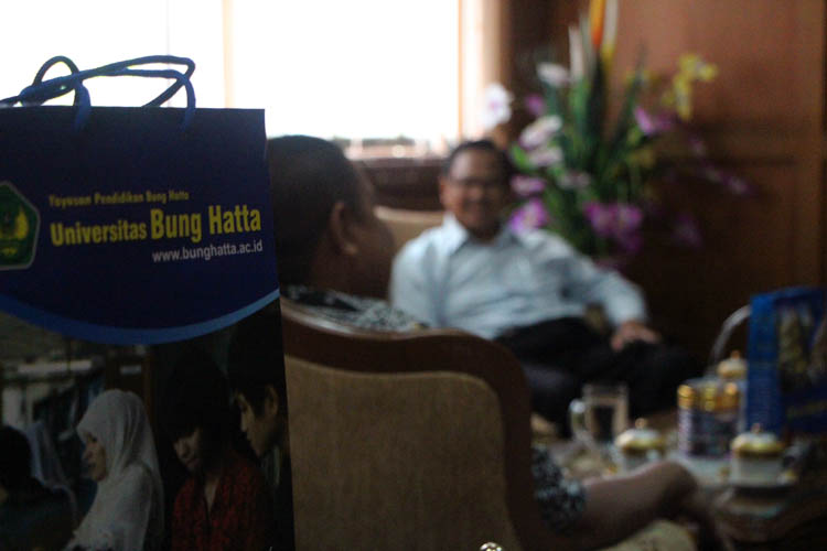 Menuju Universitas Berkelas Dunia: Rektor UBH Terima Kunjungan 4 Universitas Luar Negeri