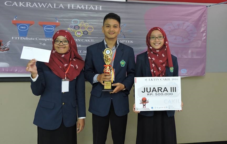 Mahasiswa Universitas Bung Hatta Juara III LKTI Nasional