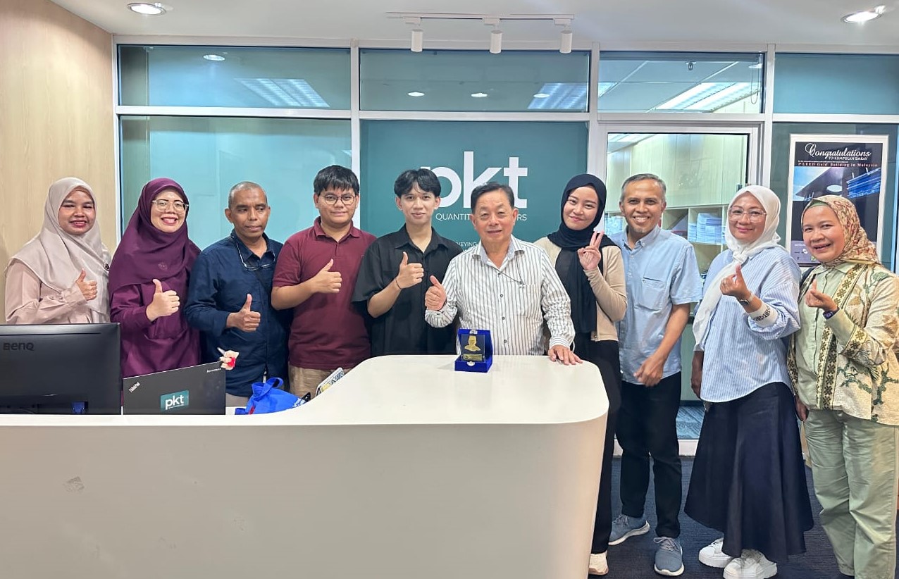 Tim Universitas Bung Hatta Kunjungi Mahasiswa Magang Internasional di Perusahaan Konsultan QS Malaysia