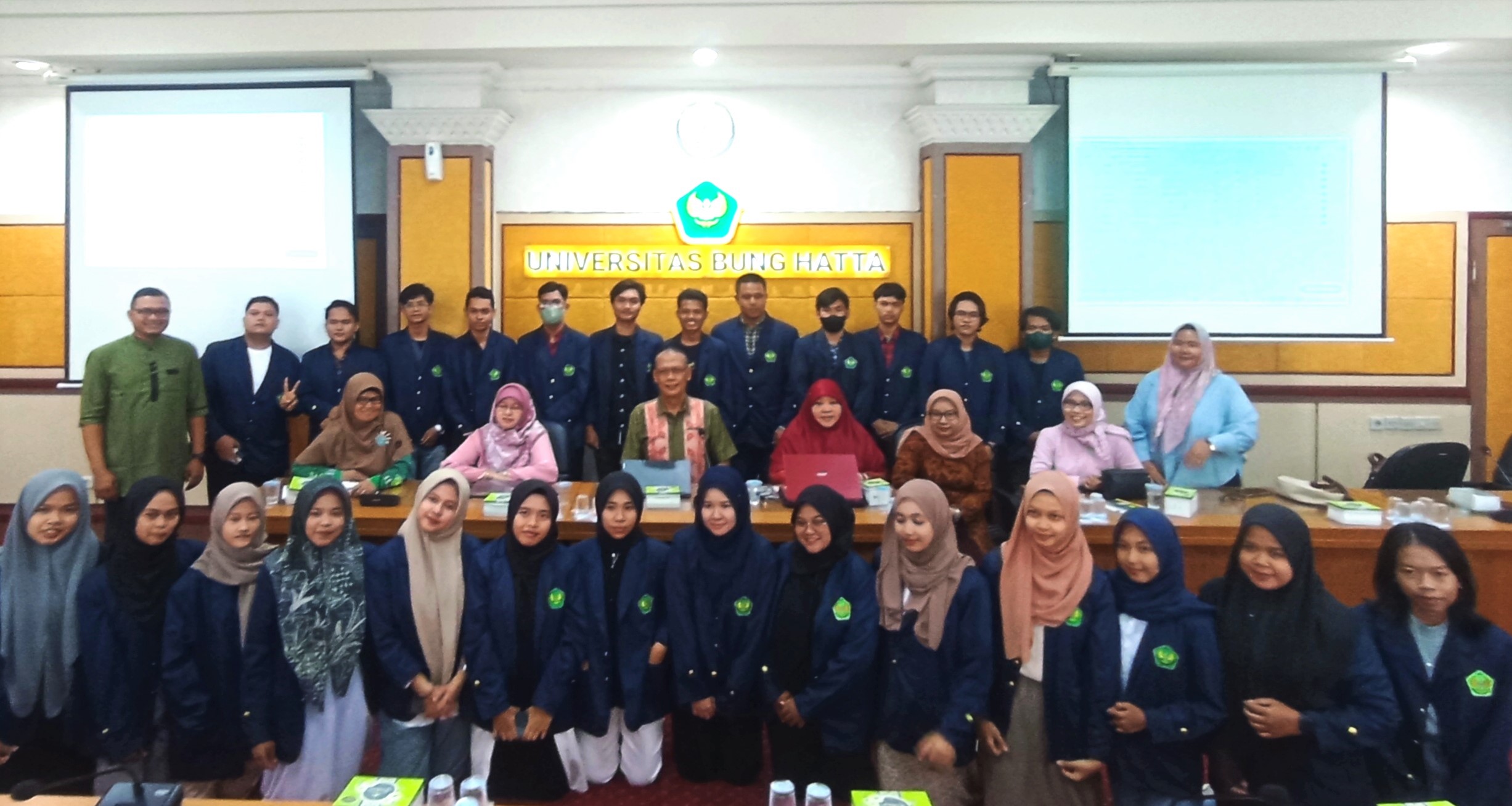 Lepas Peserta PMM, Ini Pesan Rektor Universitas Bung Hatta Untuk Mahasiswa