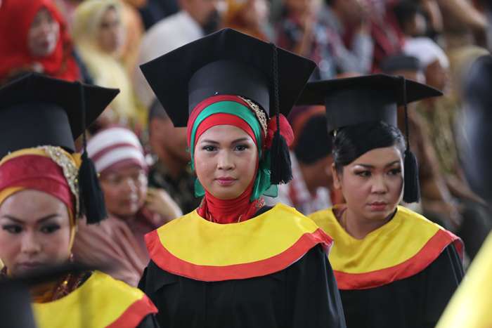 Miske, Satpam UBH Sukses Jadi Sarjana Dengan IPK 3.86