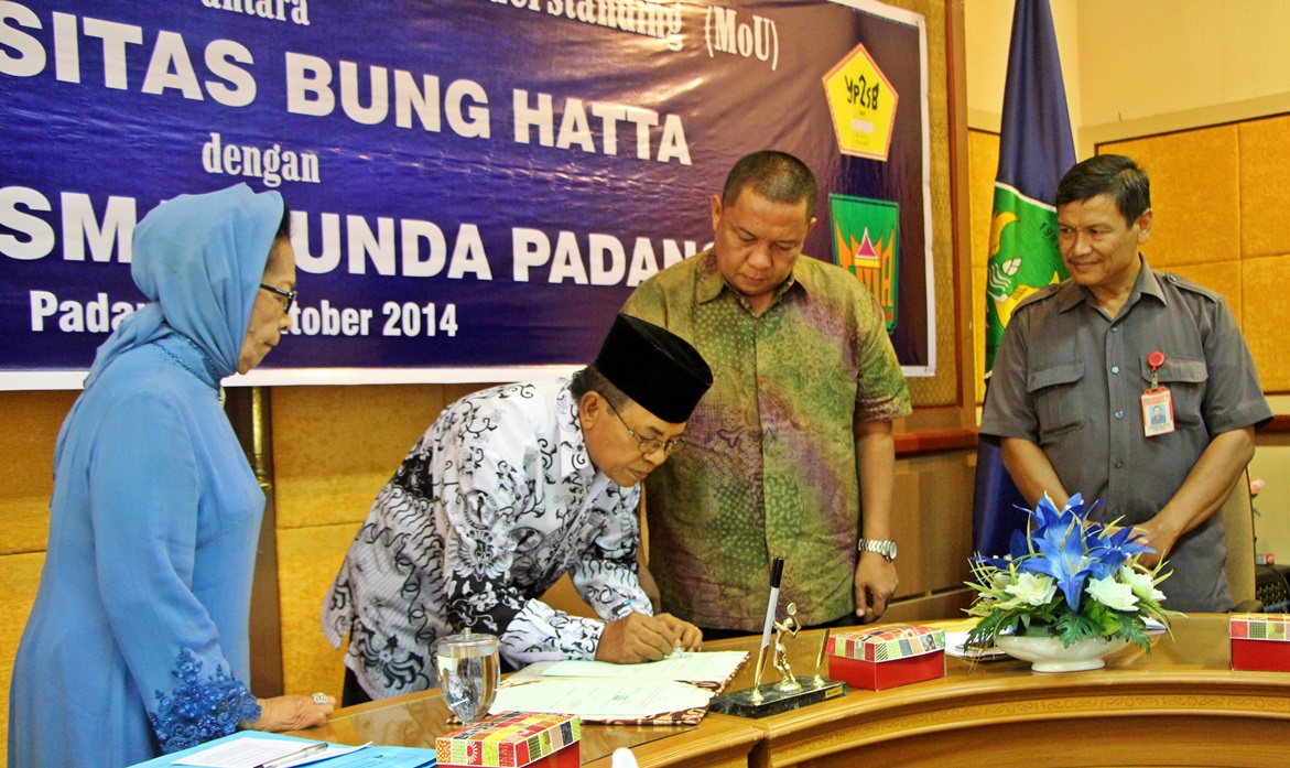 MoU UBH dengan SMP-SMA Bunda Padang: Harus Bersinergi Dalam Tingkatkan Mutu