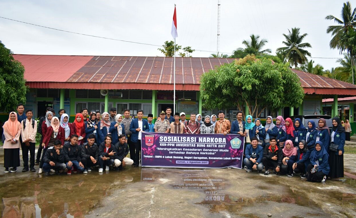 Mahasiswa KKN-PPM Nagari Nagari Garagahan Lakukan Penyuluhan Anti Narkoba Untuk Pelajar SMP